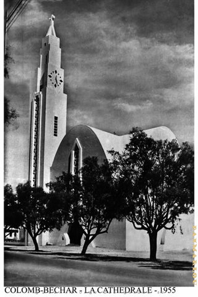 COLOMB BECHAR - LA CATHEDRALE.jpg